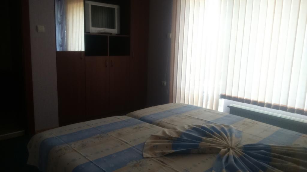 Enjoy Guest House Golden Sands Room photo